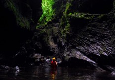 Explorar cuevas de Panamá